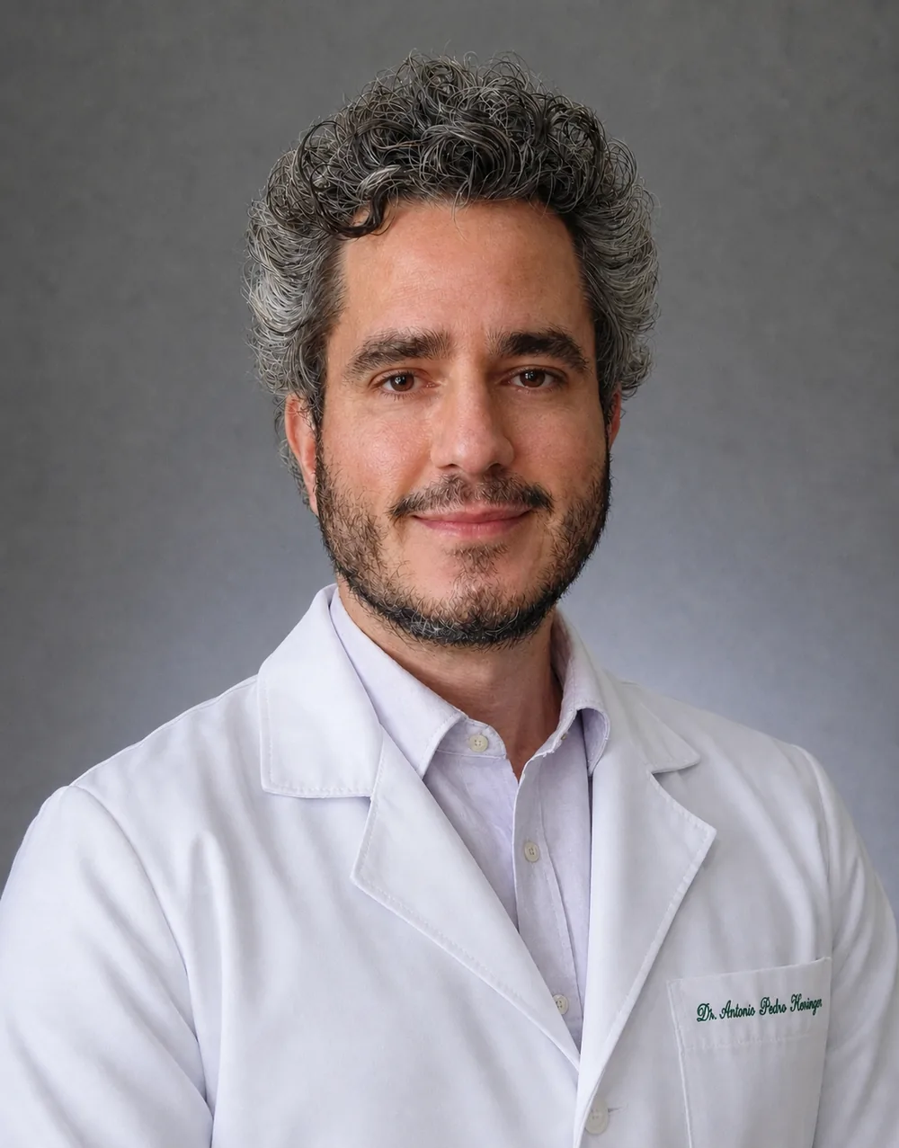 Retrato do Dr. Antonio Pedro Ribeiro Heringer com jaleco médico